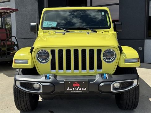 Used 2023 Jeep Wrangler Unlimited Sahara AWD/4WD image 2