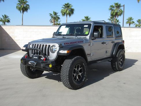 Used 2019 Jeep Wrangler Unlimited Rubicon w/ Cold Weather Group AWD/4WD image 1