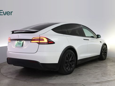 Used 2023 Tesla Model X AWD/4WD image 3