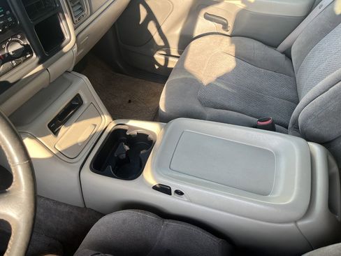 Used 2000 Chevrolet Tahoe LS w/ LS Preferred Equipment Group image 17