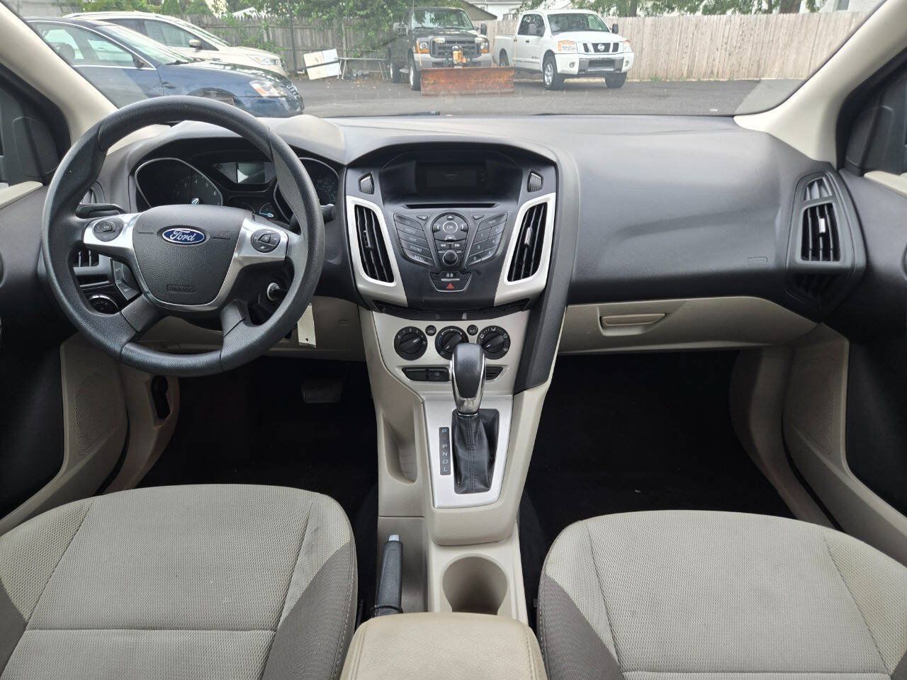 Used 2012 Ford Focus SE FWD image 22