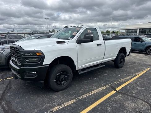 Used 2026 RAM 2500 Tradesman AWD/4WD image 2