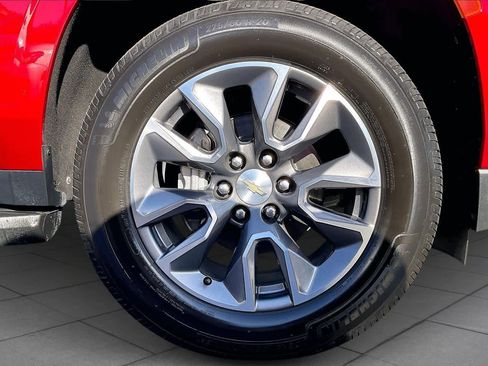 Used 2021 Chevrolet Suburban LT w/ LT Signature Package image 9