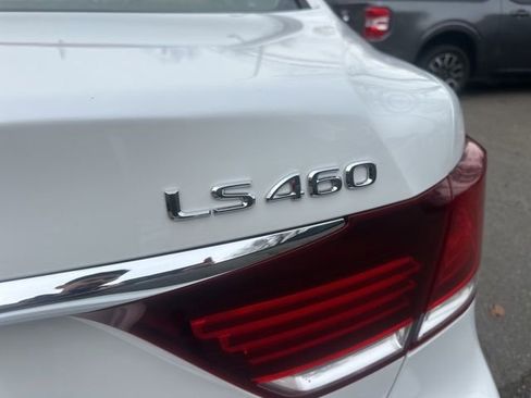 Used 2013 Lexus LS 460 w/ Ultra Luxury Pkg image 23