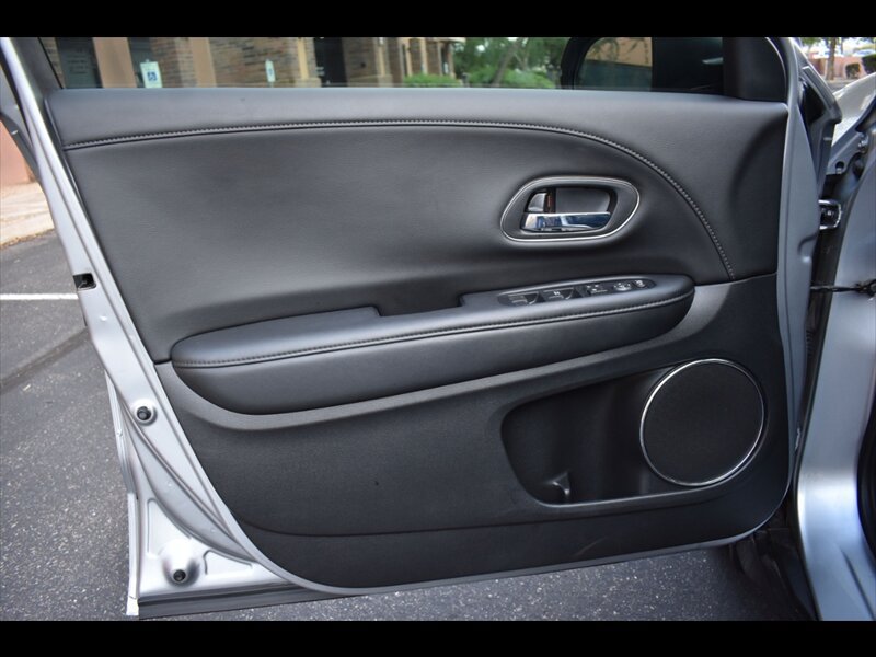 Used 2020 Honda HR-V EX-L image 19