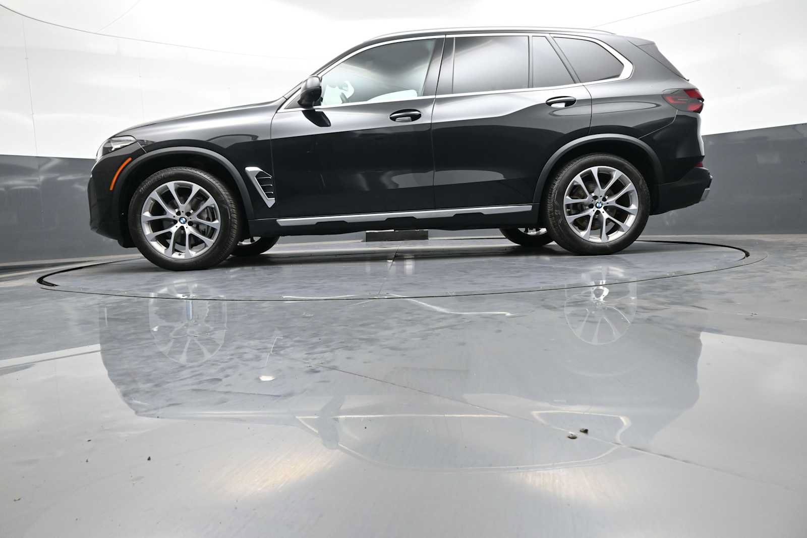 Used 2024 BMW X5 xDrive40i w/ Climate Comfort Package AWD/4WD image 37