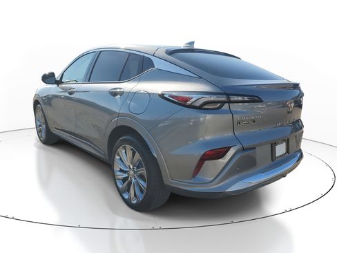 New 2025 Buick Envista Avenir image 4