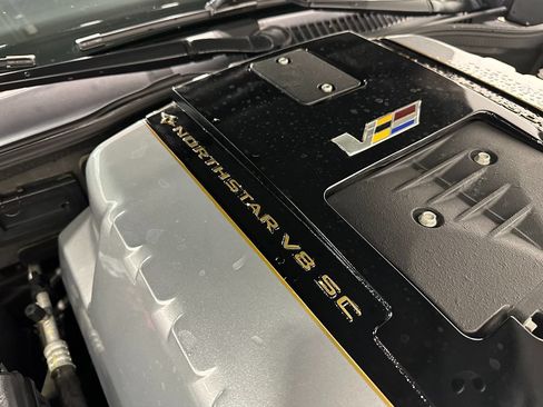 Used 2009 Cadillac XLR V RWD image 6