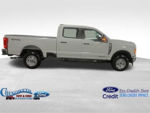 New 2026 Ford F250 XL w/ XL Chrome Package image 4