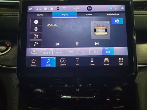 Used 2022 Jeep Grand Cherokee Limited 4xe w/ Luxury Tech Group II AWD/4WD image 25