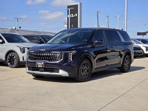 New 2026 Kia Carnival FWD image 2