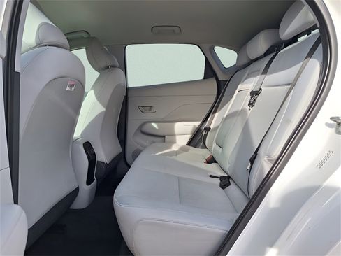 Used 2024 Hyundai Kona SEL image 10