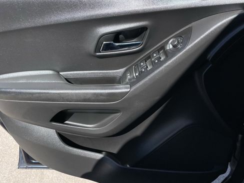 Used 2021 Chevrolet Trax LS w/ Tint and Cruise Package image 19