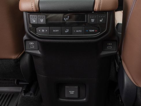 New 2026 Toyota Grand Highlander Platinum image 18