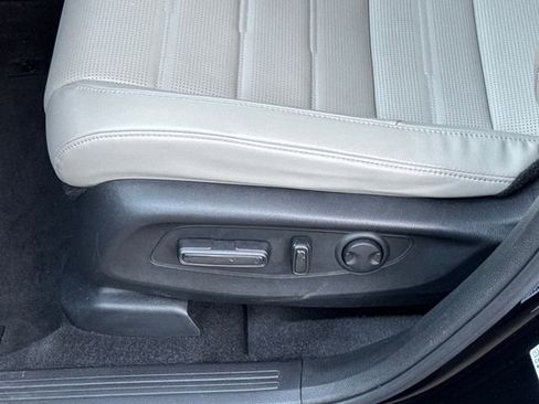 Used 2023 Honda CR-V EX-L image 4