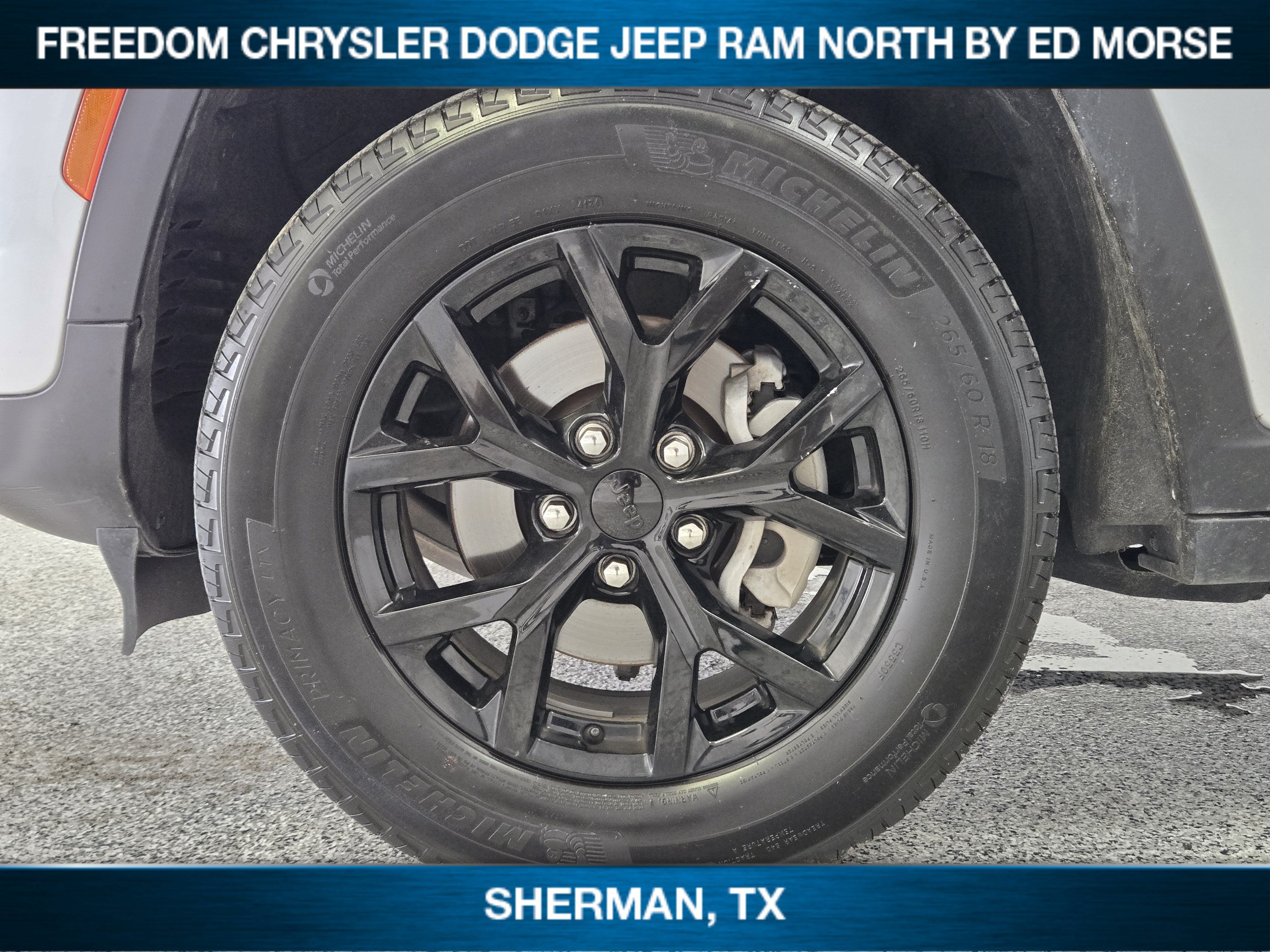 Used 2025 Jeep Grand Cherokee Altitude AWD/4WD image 7