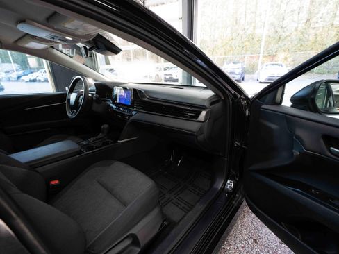 Used 2025 Toyota Camry LE image 25