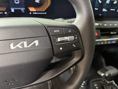 New 2026 Kia K4 LXS image 22