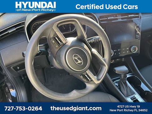 Used 2022 Hyundai Tucson SE image 10