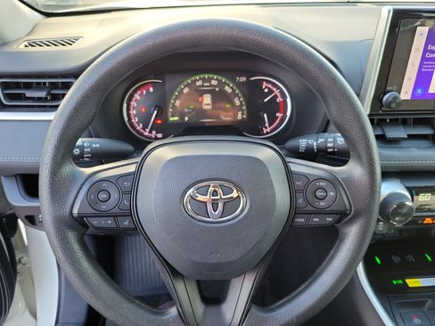 Used 2024 Toyota RAV4 XLE w/ Convenience Package FWD image 23