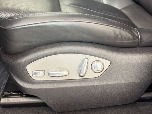 Certified 2022 Porsche Macan image 16