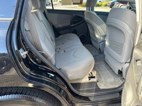 Used 2011 Toyota RAV4 2WD image 15