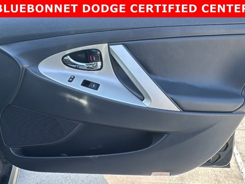 Used 2010 Toyota Camry image 28