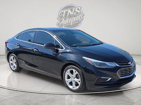 Used 2017 Chevrolet Cruze Premier FWD image 8