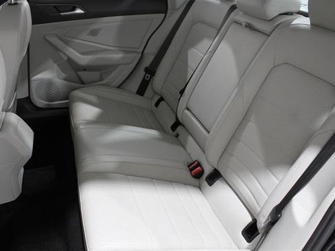 Certified 2023 Volkswagen Jetta SE image 17