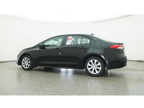 Used 2025 Toyota Corolla LE FWD image 25