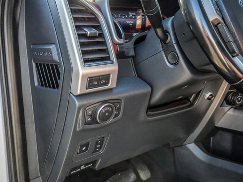 Used 2022 Ford F250 Platinum w/ FX4 Off-Road Package image 27