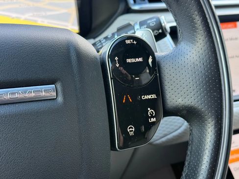 Used 2020 Land Rover Range Rover Velar R-Dynamic S image 32