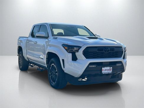 Certified 2025 Toyota Tacoma Limited image 3