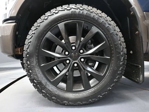Used 2015 Ford F150 Lariat w/ Equipment Group 502A Luxury AWD/4WD image 18