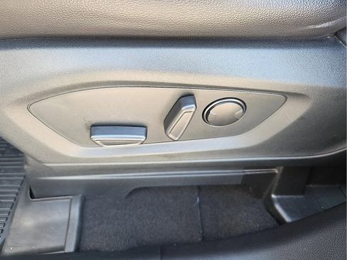 Used 2020 Ford Explorer XLT w/ Equipment Group 202A image 14