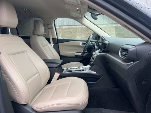 Used 2024 Ford Explorer XLT w/ Equipment Group 202A AWD/4WD image 11