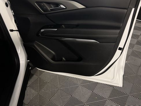 Used 2024 Chevrolet Traverse LT image 31