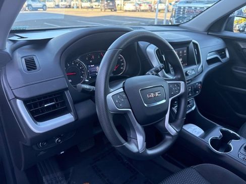 Used 2023 GMC Terrain SLE w/ Driver Convenience Package image 11