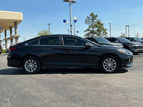 Used 2019 Hyundai Sonata SE FWD image 2