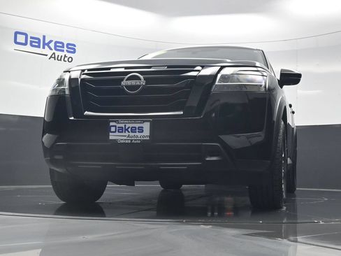 Used 2022 Nissan Pathfinder SV w/ SV Black Package FWD image 40