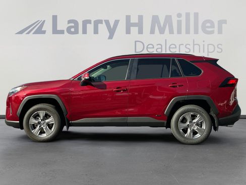 Certified 2025 Toyota RAV4 LE AWD/4WD image 2