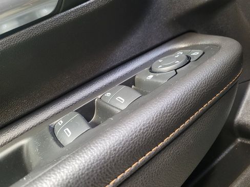 Used 2018 GMC Terrain SLE FWD image 27
