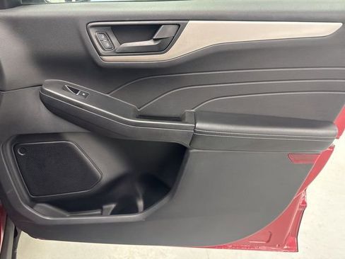 Used 2022 Ford Escape SE image 26