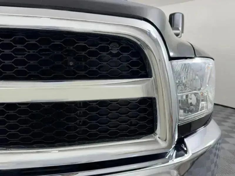 Used 2018 RAM 3500 Tradesman w/ Chrome Appearance Group AWD/4WD image 5