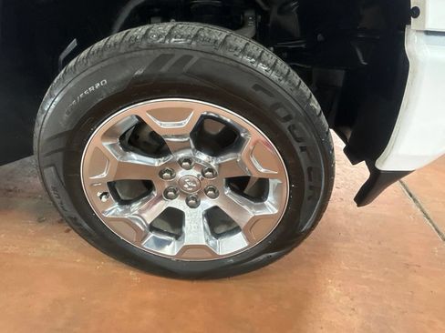 Used 2020 RAM 1500 Big Horn AWD/4WD image 10