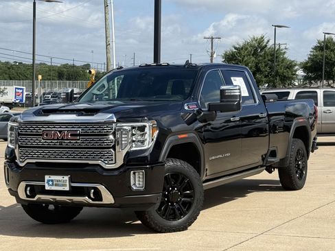 Used 2022 GMC Sierra 3500 Denali w/ Denali Black Diamond Edition AWD/4WD image 2