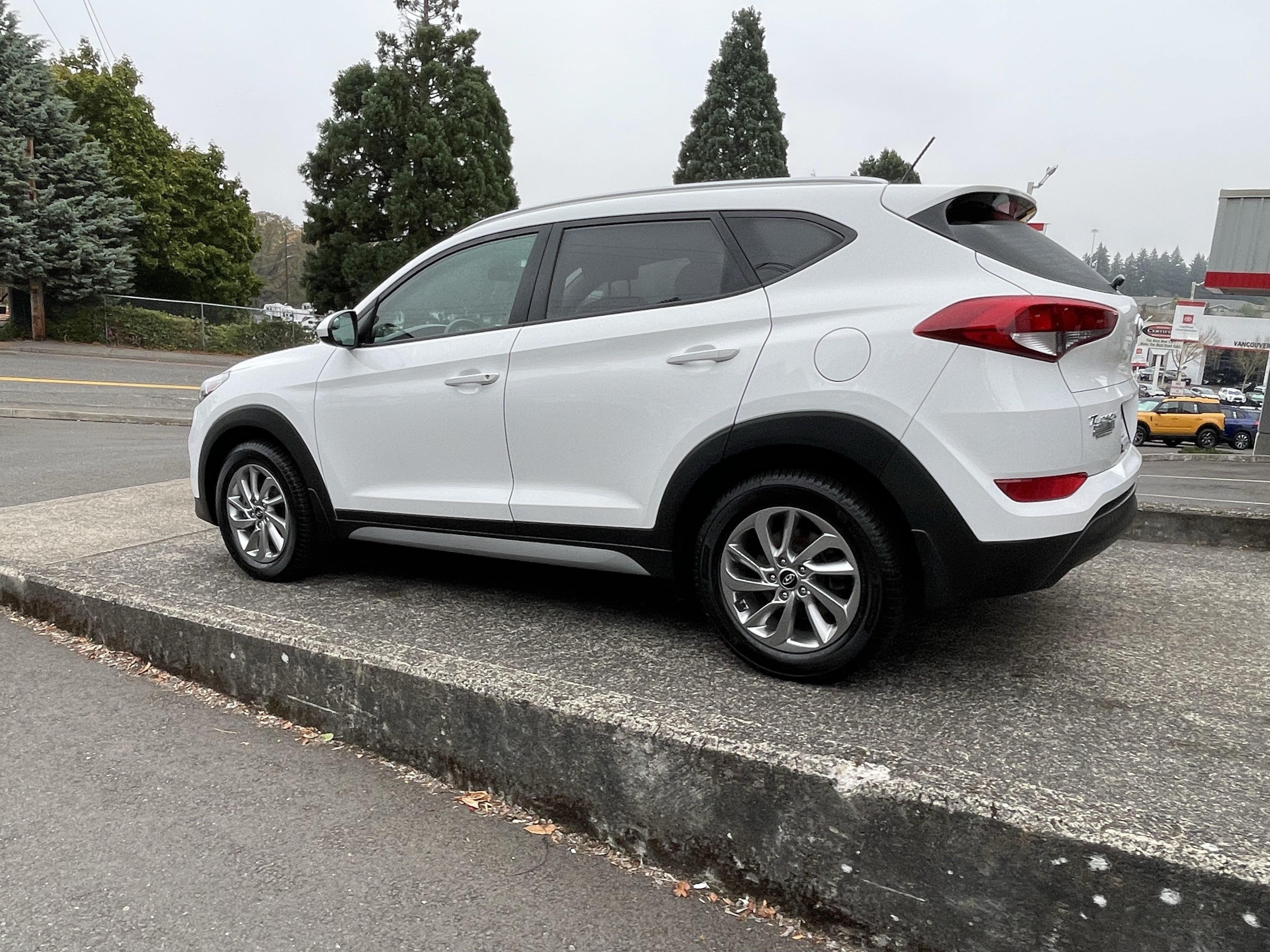 Used 2017 Hyundai Tucson SE w/ SE Popular Package 02 AWD/4WD image 5