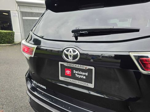 Used 2015 Toyota Highlander XLE image 16