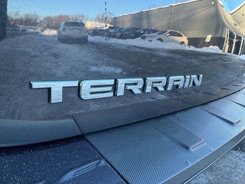 Used 2015 GMC Terrain SLE image 28