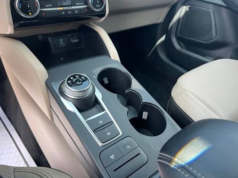 Certified 2022 Ford Escape SEL w/ Technology Package FWD image 15